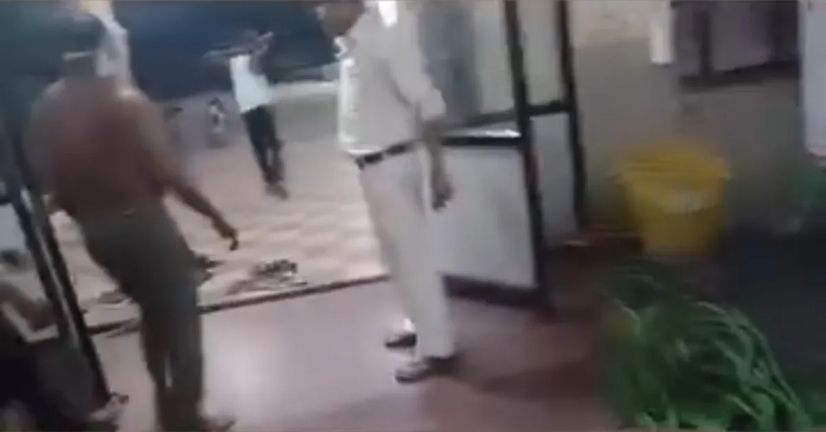 durg-kumhari-news न डॉक्टर मिले न नर्स, कंपाउंडर ने भी झाड़ा पल्ला