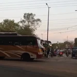 स्टेशन चौक ओवरब्रिज के पास मौत को दावत दे रही लापरवाही