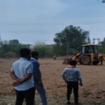 कुम्हारी में अवैध प्लाटिंग पर चला प्रशासन का बुलडोजर